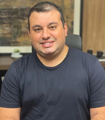 William Andrade William Andrade